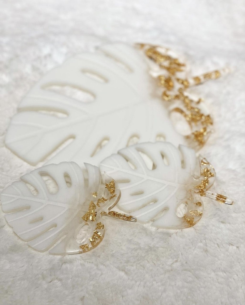 She Leaves the World Behind - 24K Gold Tray and Coasters Resin Set